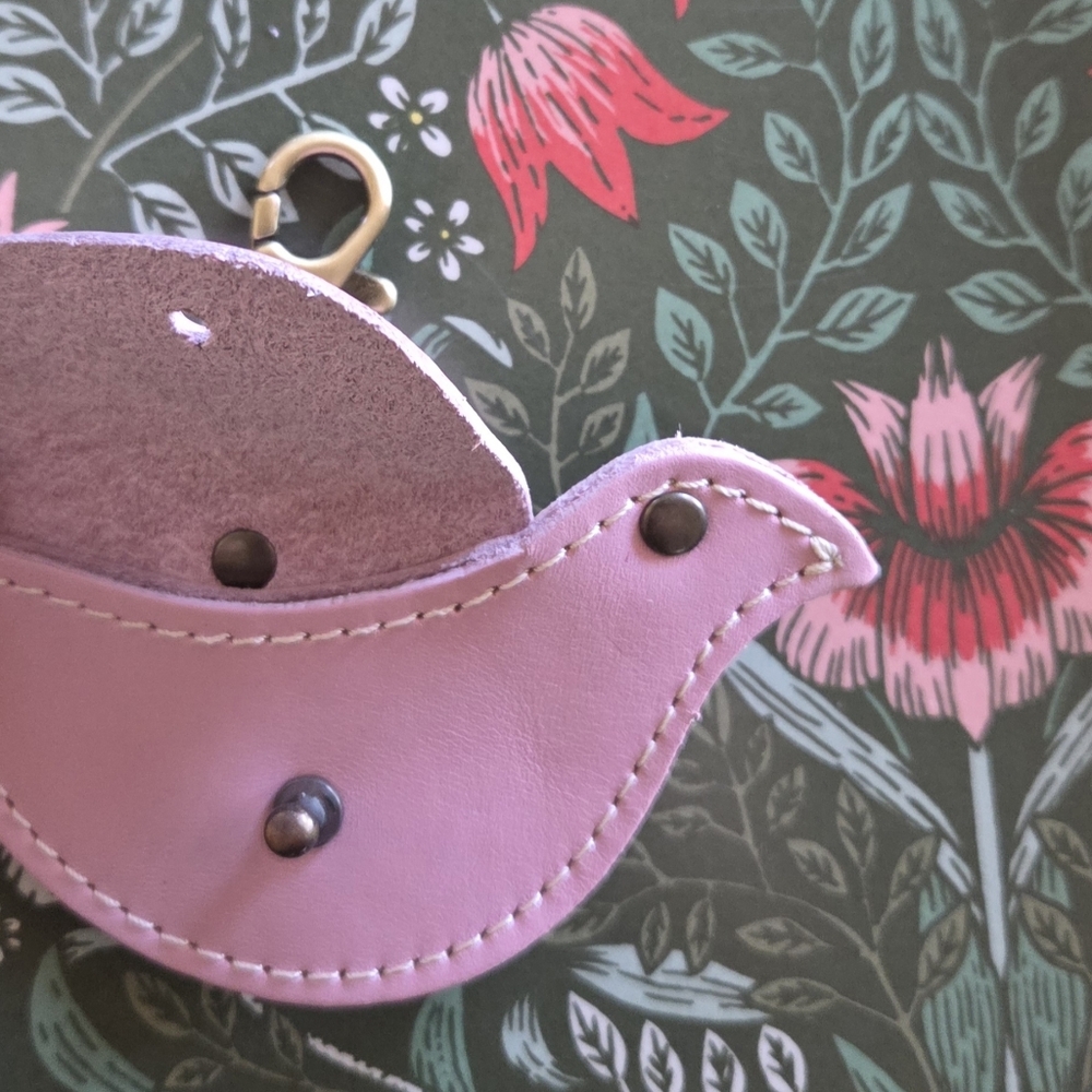 Portland Leather Mockingbird Pouch Bag Charm Keychain in Calla Lily - Picture 4 of 4